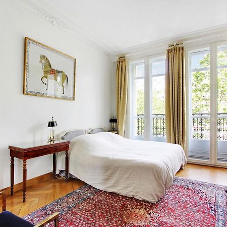 Suite Junior Avec Balcon Et Vue Sur Arc De Triomphe Paris Exterior photo